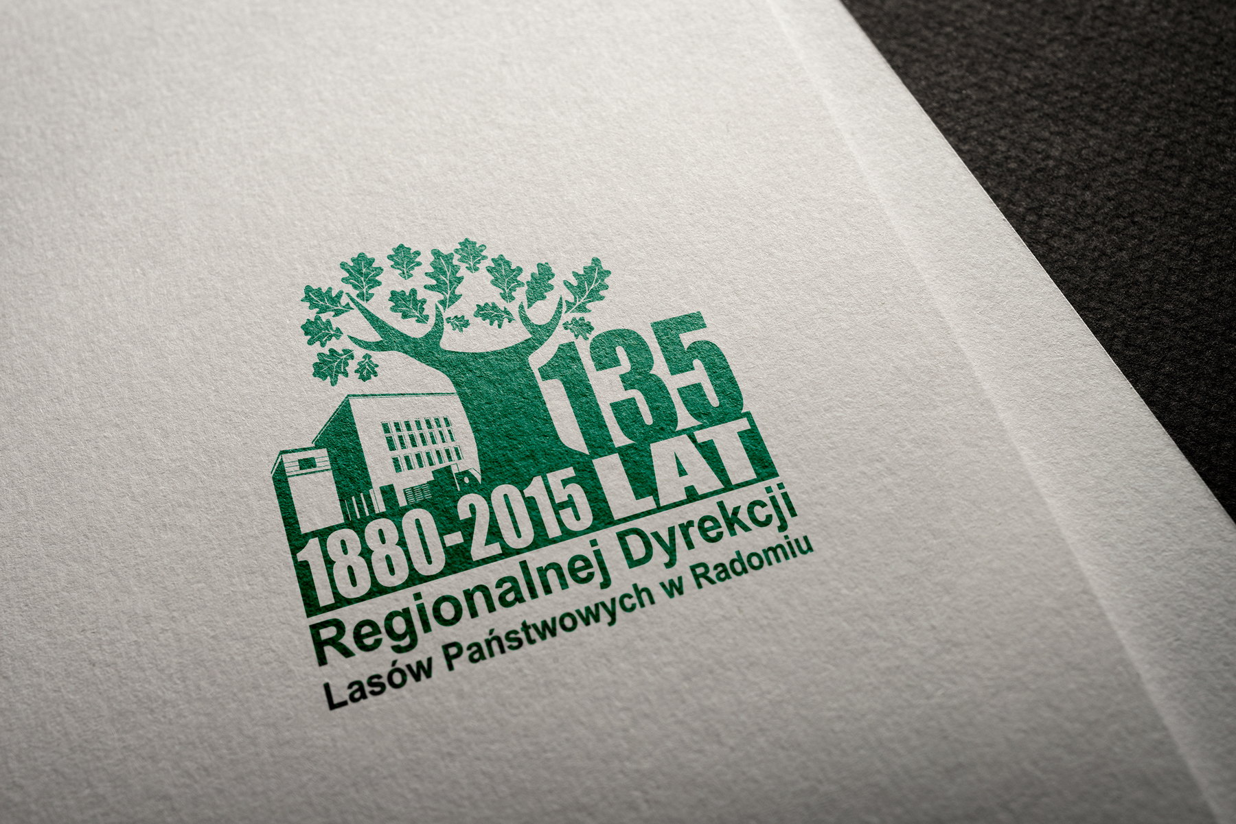 Znak 135 lat Regionalnej Dyrekcji Lasów Państwowych w Radomiu